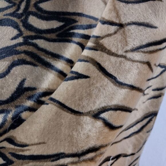 Apostrophe faux fur skirt - Picture 3 of 8